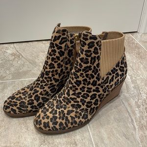 NWT Toms Wedge Boots